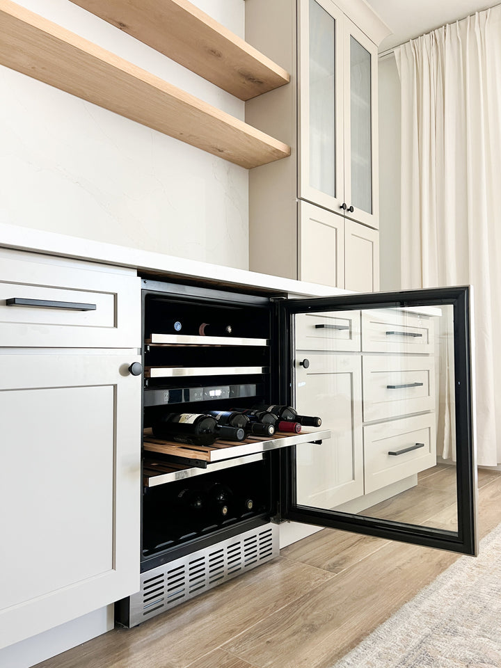 ZLINE 24 in. Monument Dual Zone 44 Bottle Wine Cooler with Wood Shelves in Stainless Steel, Open Box-Excellent Condition
