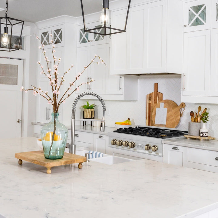 ZLINE Autograph Edition 36 in. Legacy Gas Rangetop with 6 Burners and Porcelain Cooktop in Satin Stainless Steel with Champagne Bronze Accents (RTSZ-36-CB)
