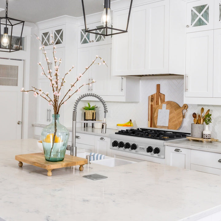 ZLINE Autograph Edition 36 in. Legacy Gas Rangetop with 6 Burners and Porcelain Cooktop in Satin Stainless Steel with Matte Black Accents (RTSZ-36-MB)
