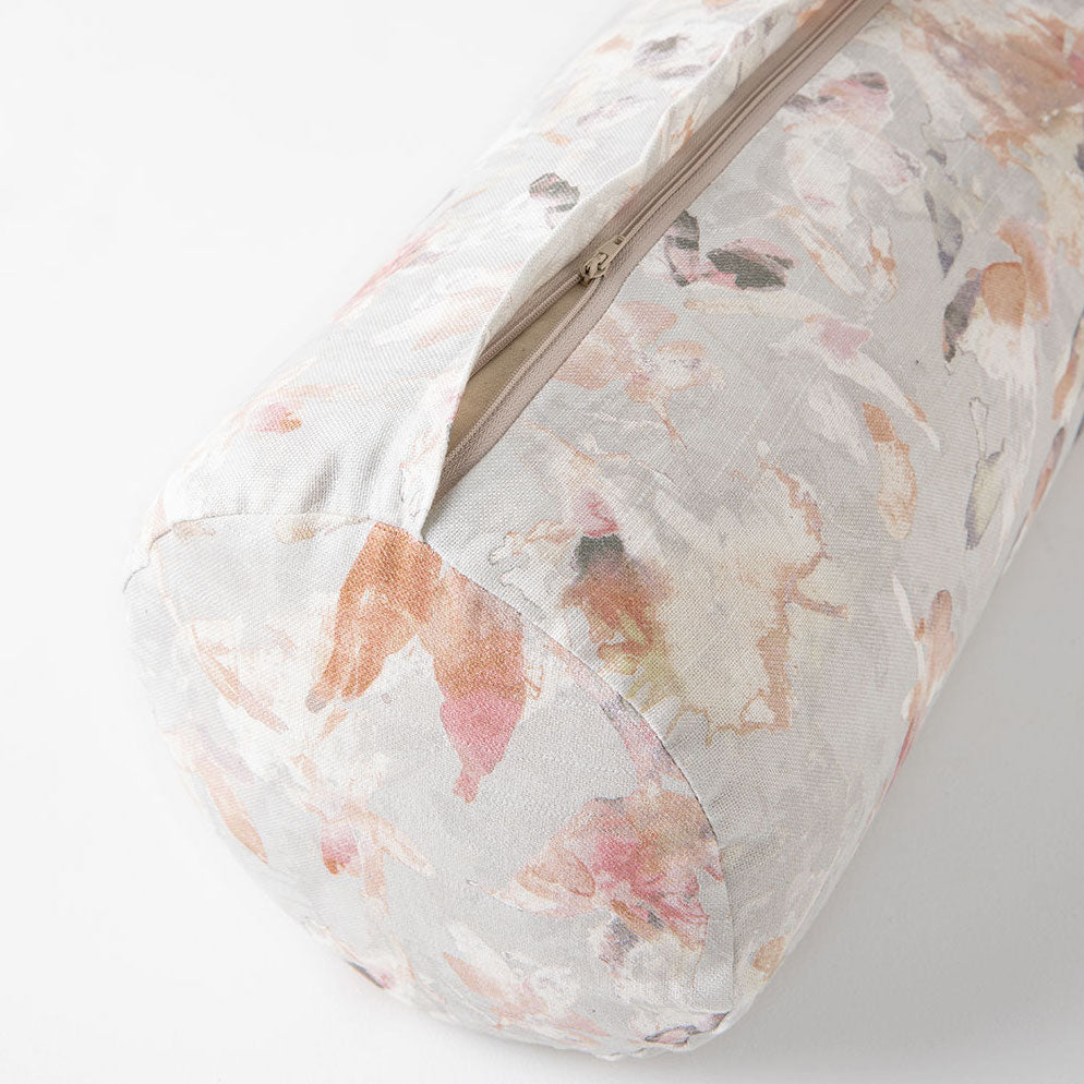 Halfmoon Cylindrical Bolster Sfumato zip closeup